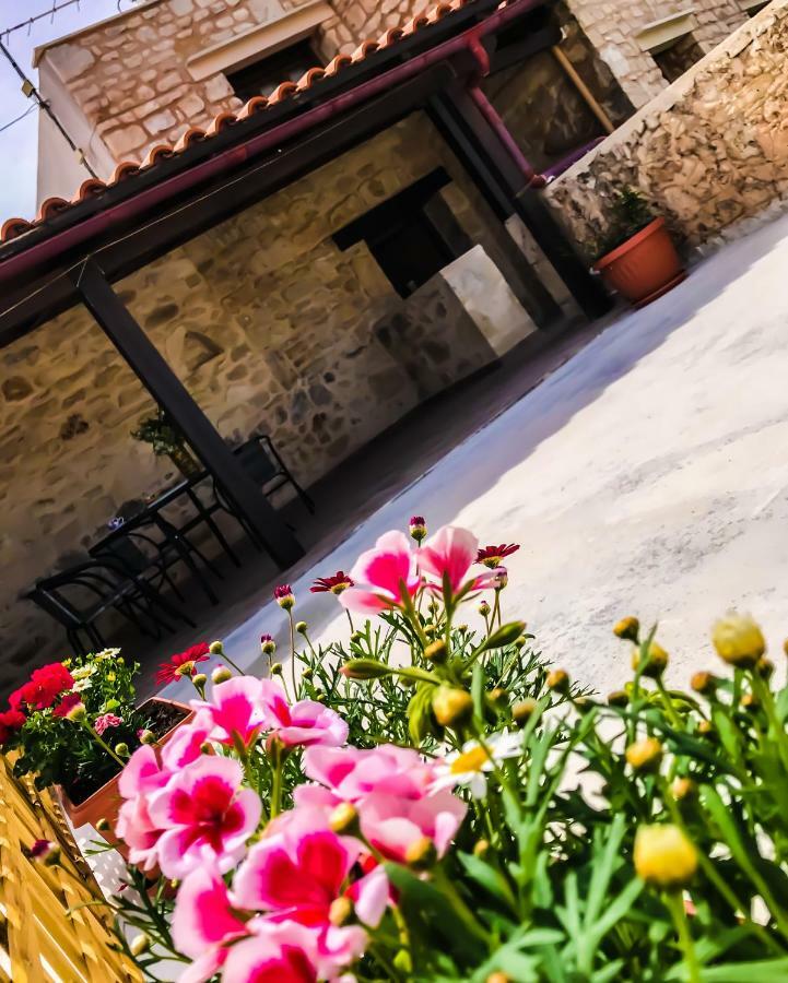Antonia's Village * Alfá